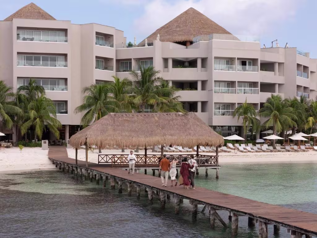 חדר עם נוף לים ב־Almare, a Luxury Collection Resort, Isla Mujeres
