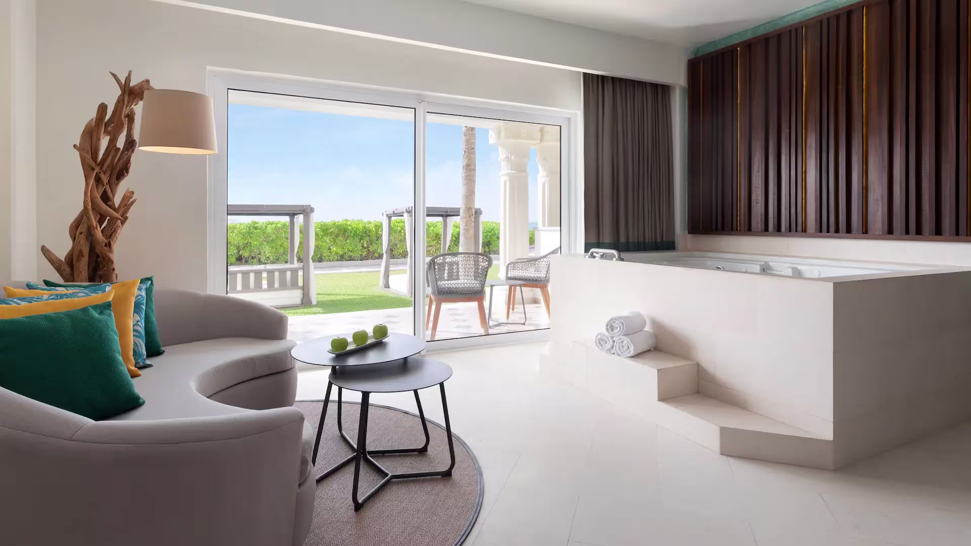 בריכת Hyatt Vivid Playa del Carmen בשעת ערב