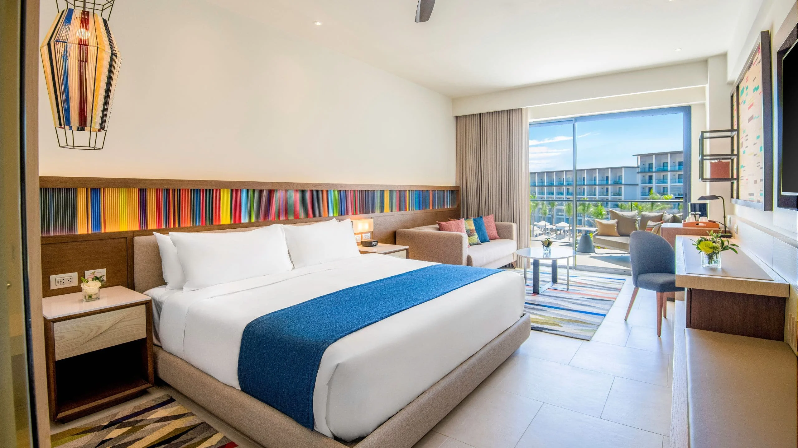 בריכת Hyatt Zilara Cap Cana בשעת ערב