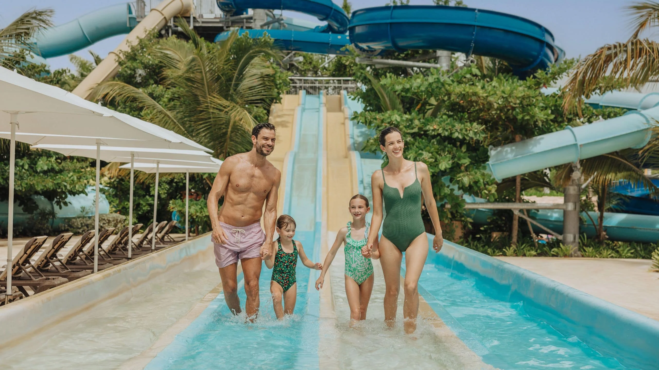 בריכה מול הים ואזור ישיבה ב־Hyatt Ziva Cap Cana