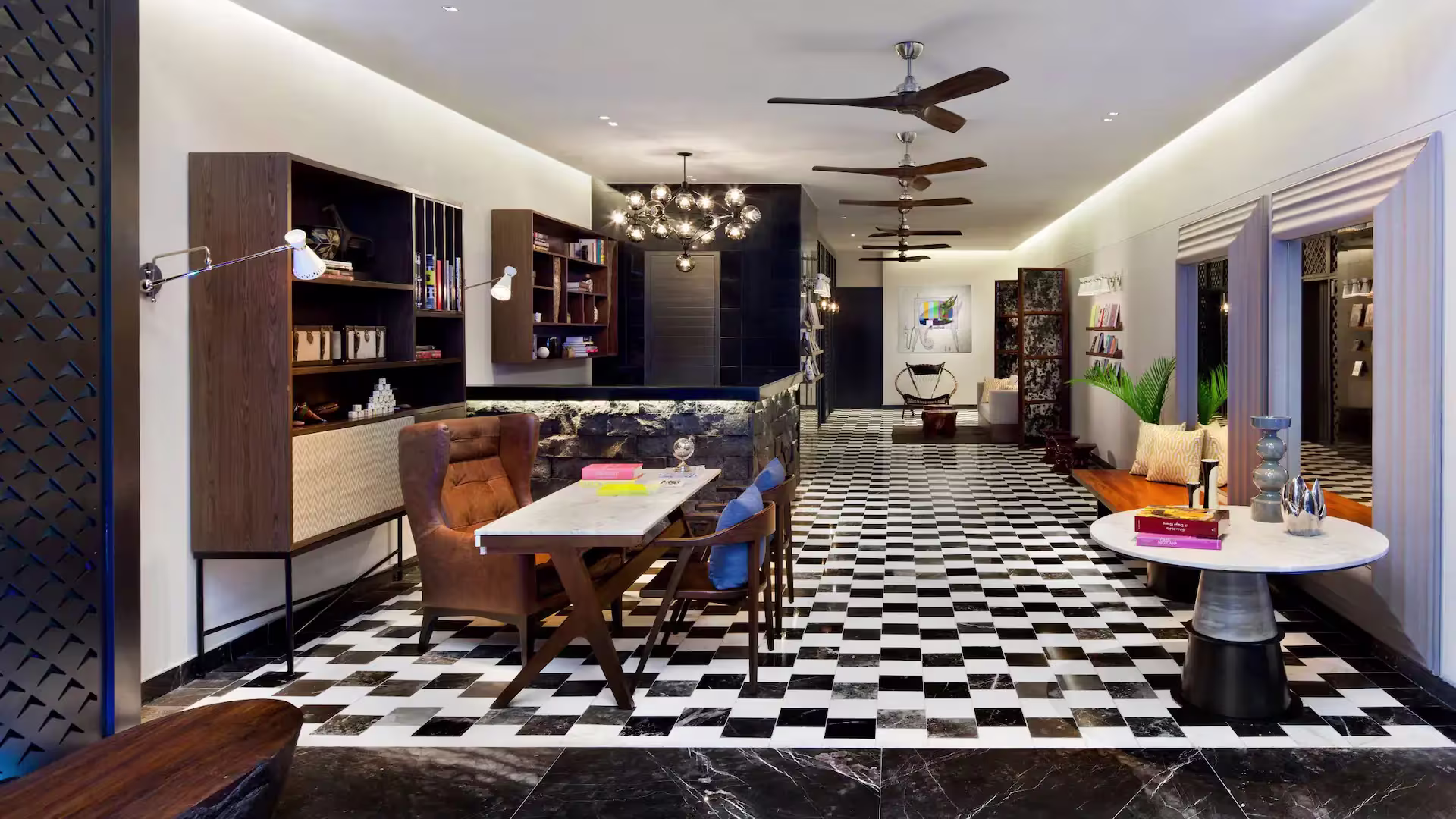 חזית Hyatt Centric Playa del Carmen והבריכה מול החוף