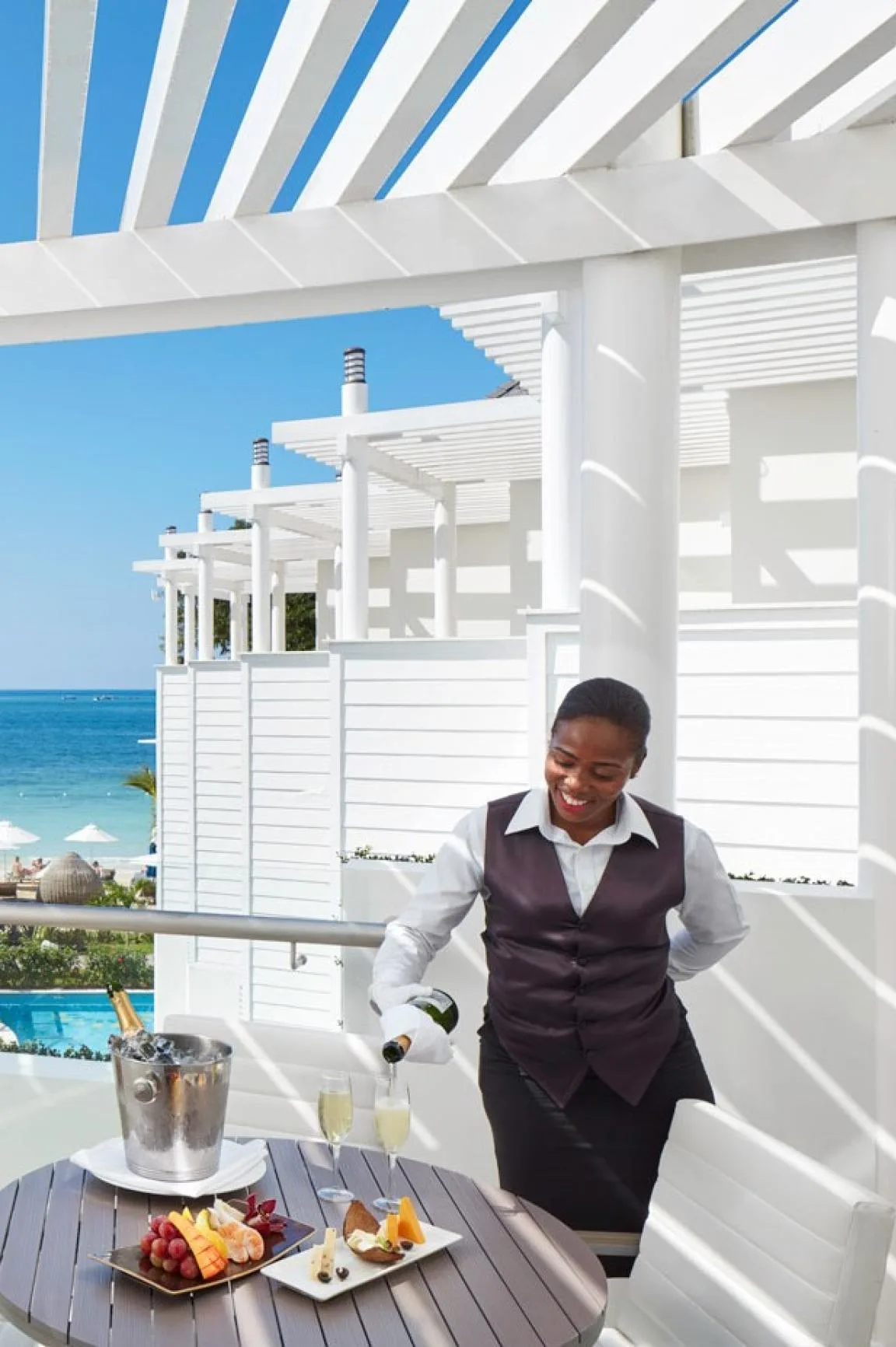 חזית Azul Beach Resort Negril והבריכה מול החוף