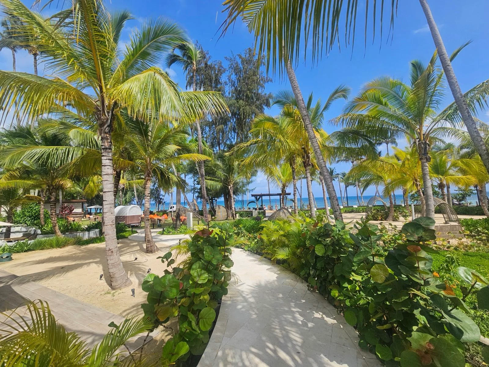 בריכת Casa de Campo Resort & Villas La Romana בשעת ערב