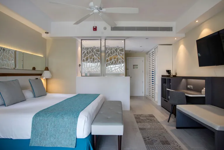 Catalonia Royal La Romana Deluxe Junior Suite