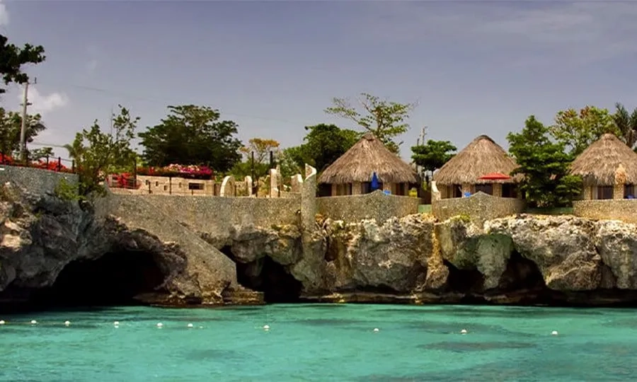 סוויטה עם אזור ישיבה ב־Moon Palace Jamaica