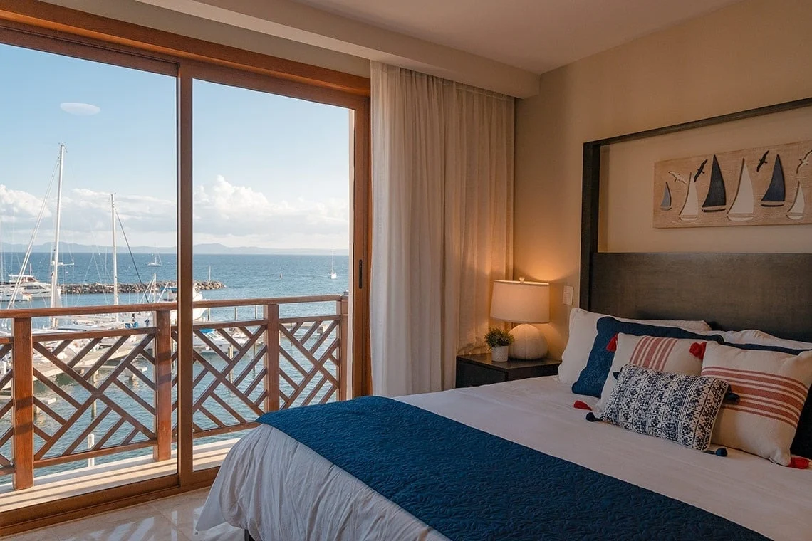 חזית The Bannister Hotel & Yacht Club Samaná והבריכה מול החוף