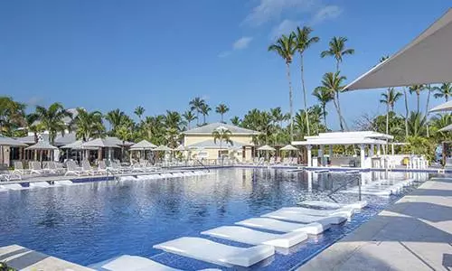 סוויטה עם אזור ישיבה ב־Bahia Principe Grand El Portillo Las Terrenas