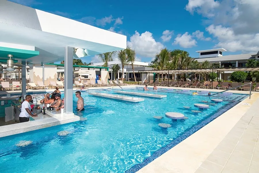 סוויטה עם אזור ישיבה ב־Riu Palace Tropical Bay Negril