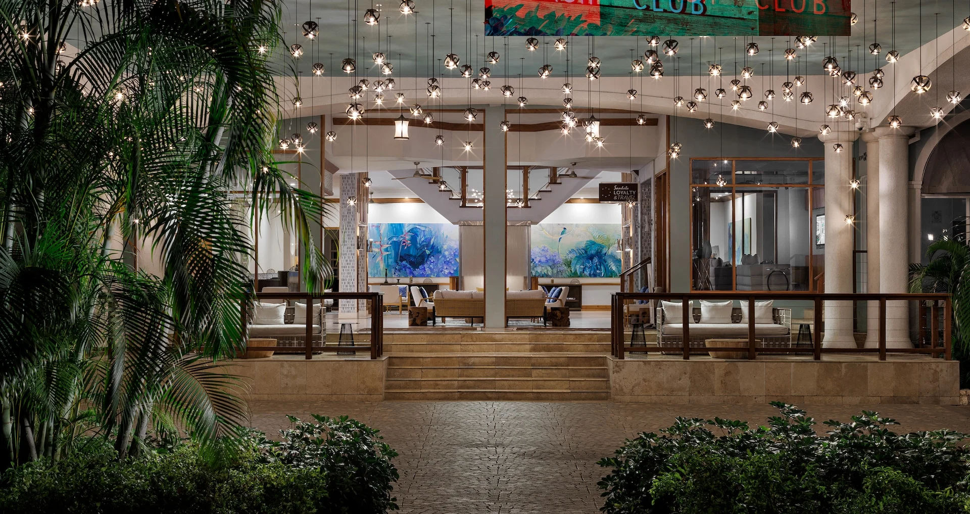 סוויטה עם אזור ישיבה ב־Sandals Ochi Beach Resort