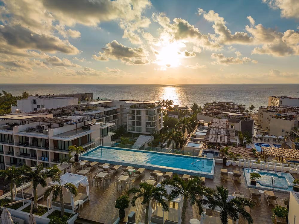 סוויטה עם אזור ישיבה ב־The Reef 28 Hotel & Spa Playa del Carmen