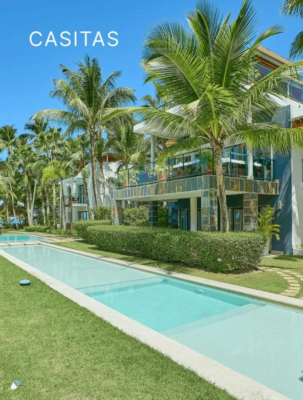 חזית Sublime Samaná Hotel & Residences Las Terrenas והבריכה מול החוף