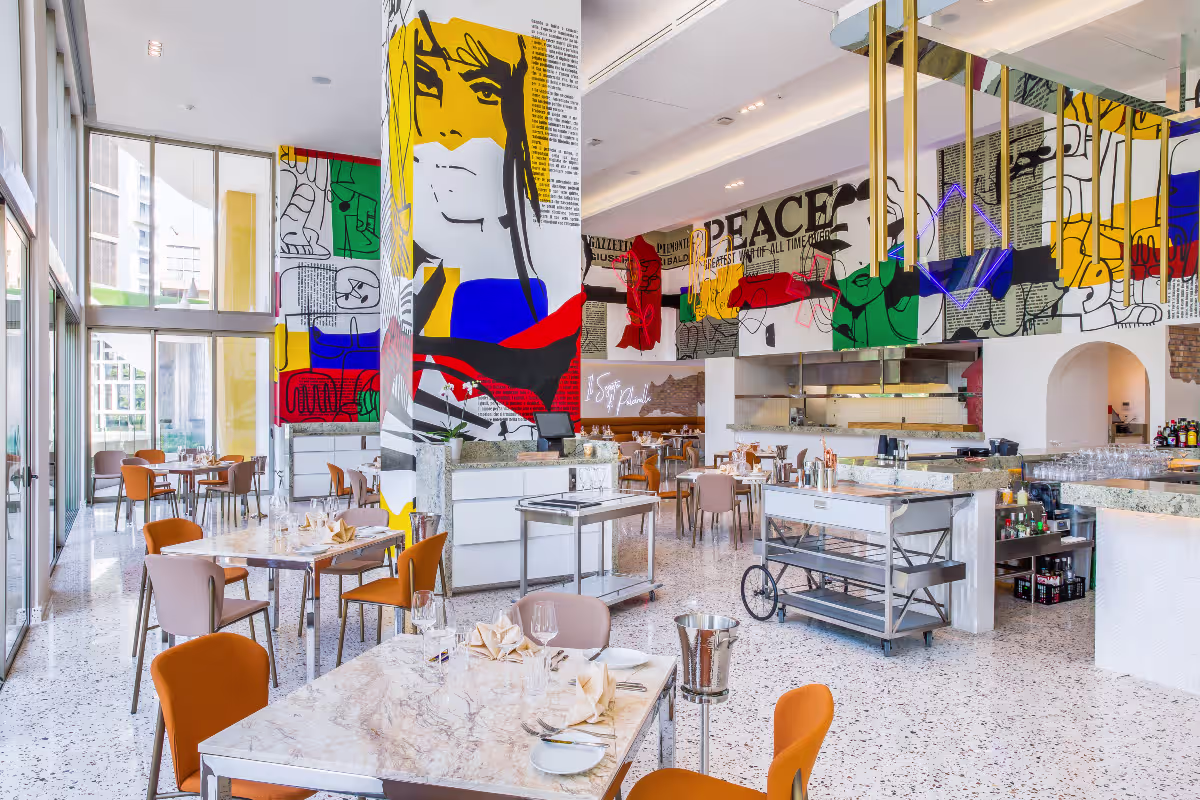 בריכת Hotel Mousai Puerto Vallarta בשעת ערב