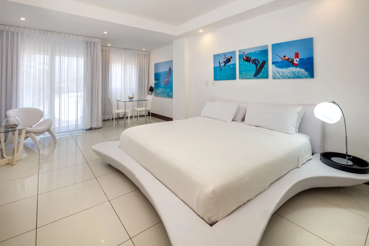 חזית Millennium Resort & Spa Cabarete והבריכה מול החוף