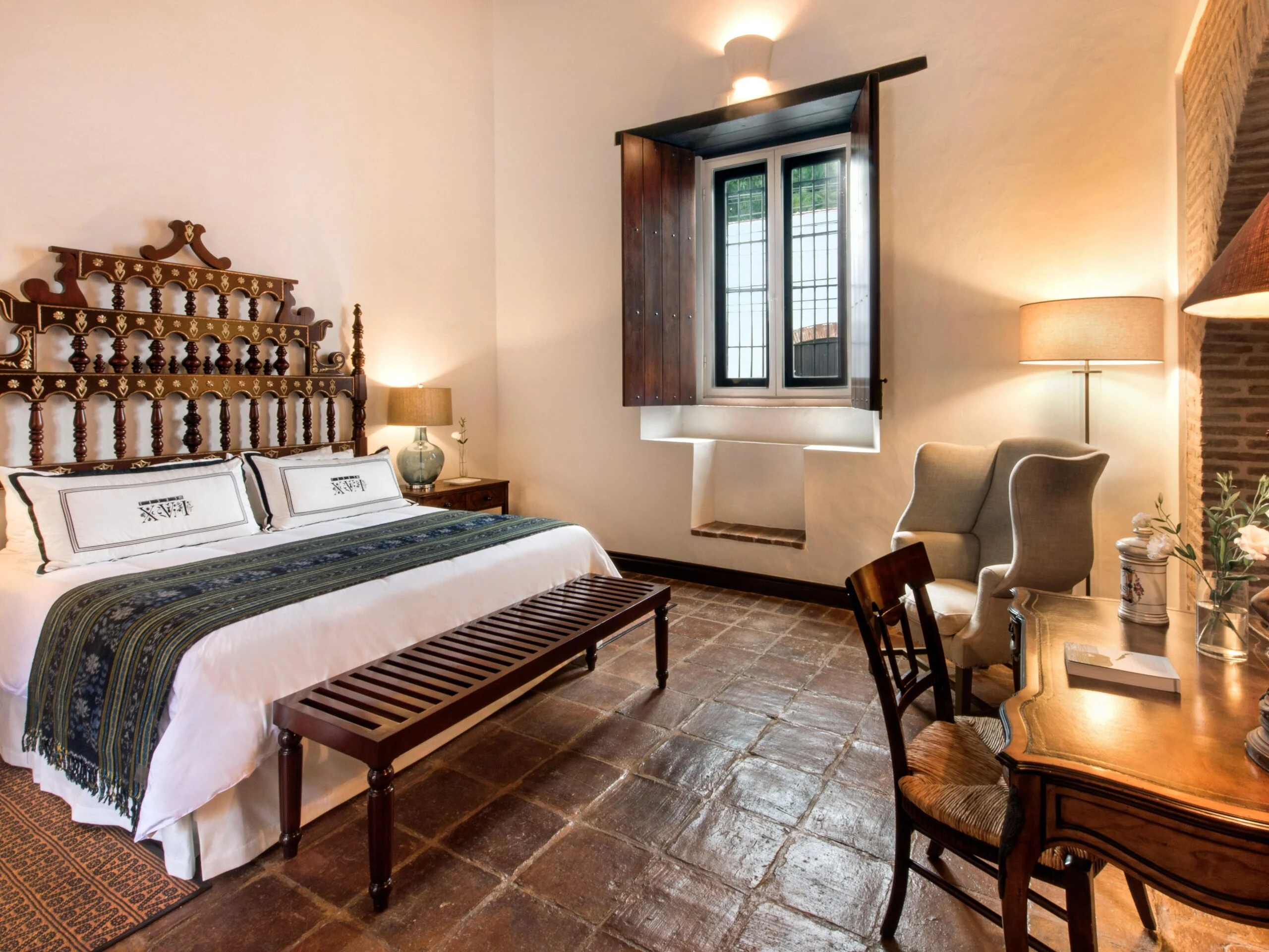 בריכת Casas del XVI Santo Domingo בשעת ערב