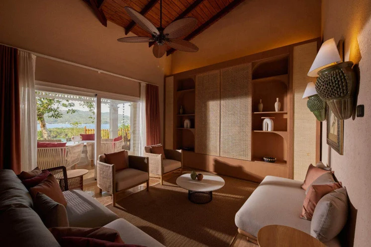 בריכת Cayo Levantado Resort Samaná בשעת ערב