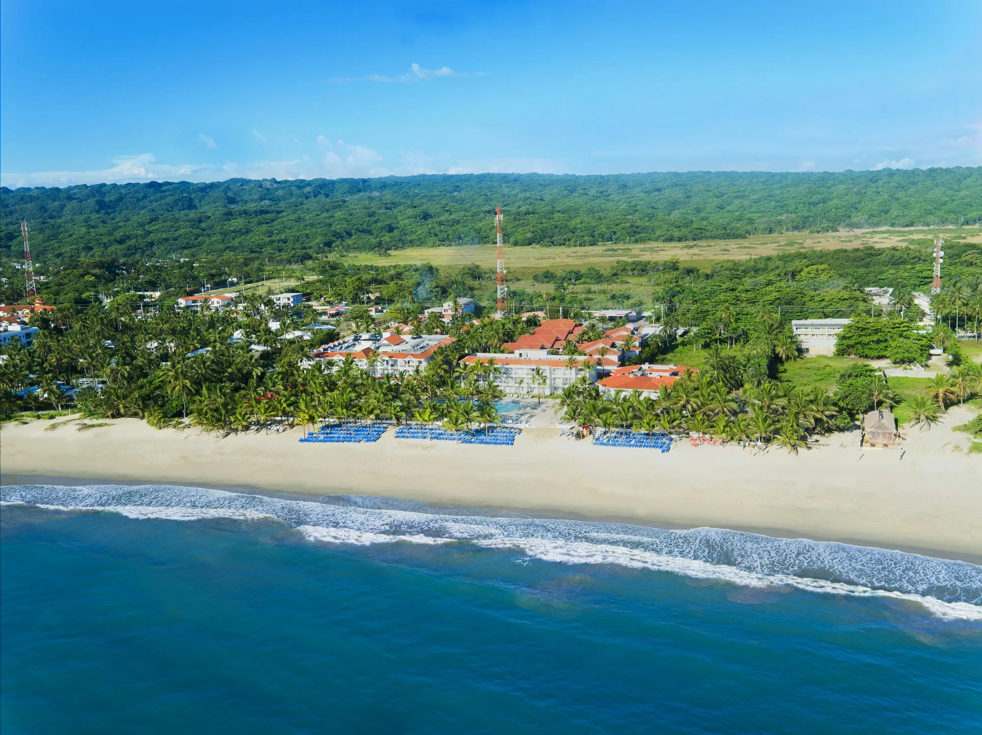 בריכת Viva Dominicus Palace by Wyndham Bayahibe בשעת ערב